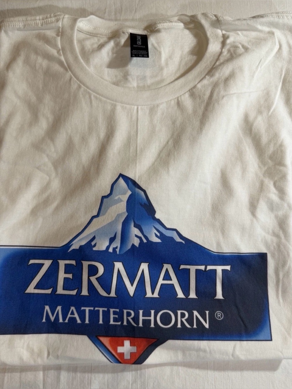 Zermatt Matterhorn White Graphic - NWT XL